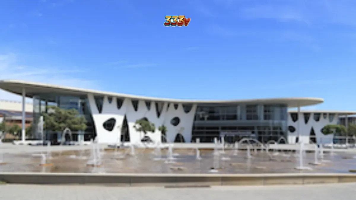 Pemandangan futuristik dari pameran teknologi dan gaming di ICE Barcelona